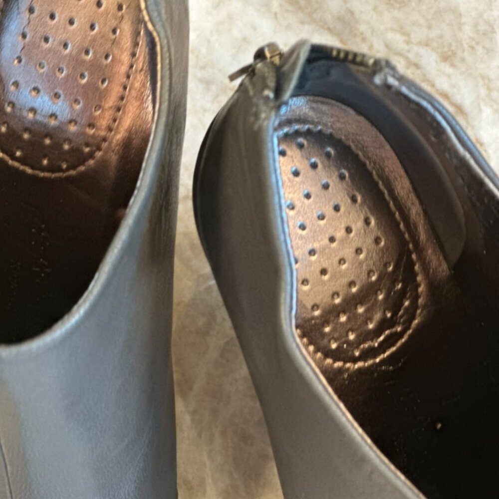 Grey leather booties - Picture 2 of 7